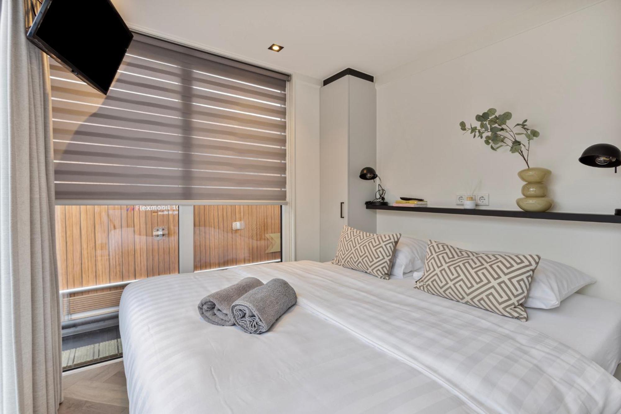 Luxurious Waterloft Near Beach And Centre By Weltevreden Experience 泽沃德 外观 照片