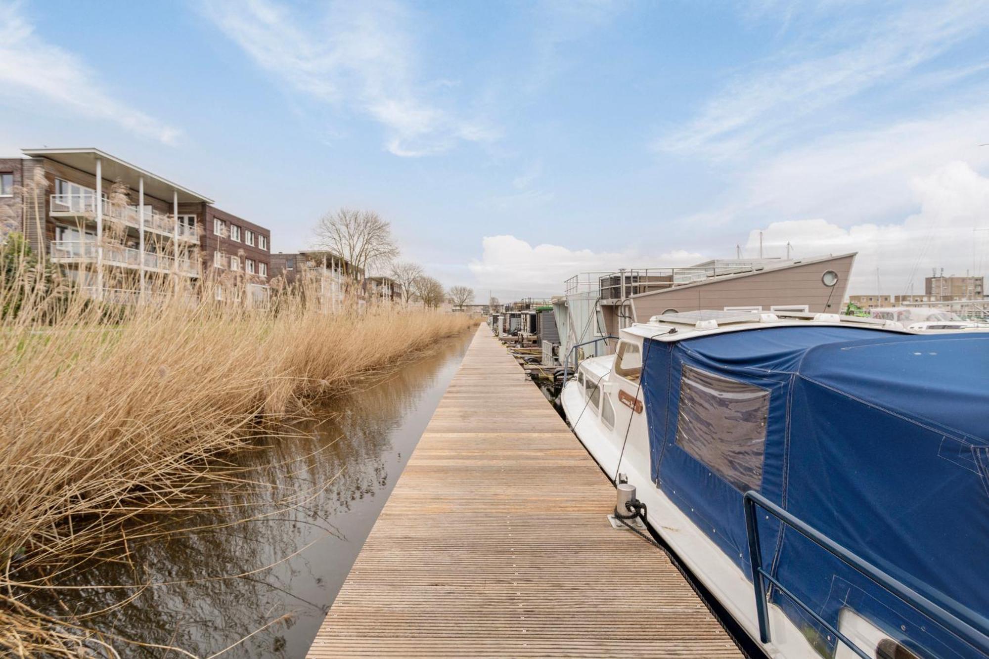 Luxurious Waterloft Near Beach And Centre By Weltevreden Experience 泽沃德 外观 照片