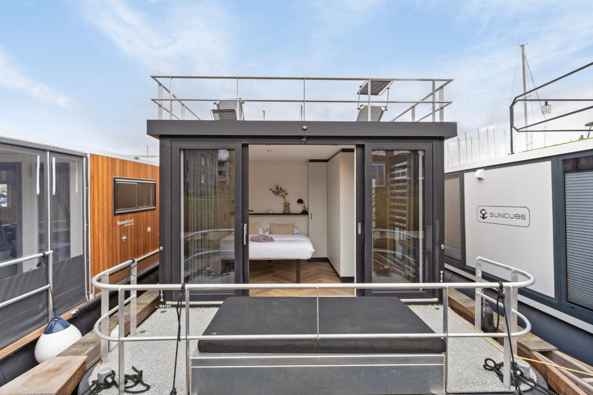 Luxurious Waterloft Near Beach And Centre By Weltevreden Experience 泽沃德 外观 照片