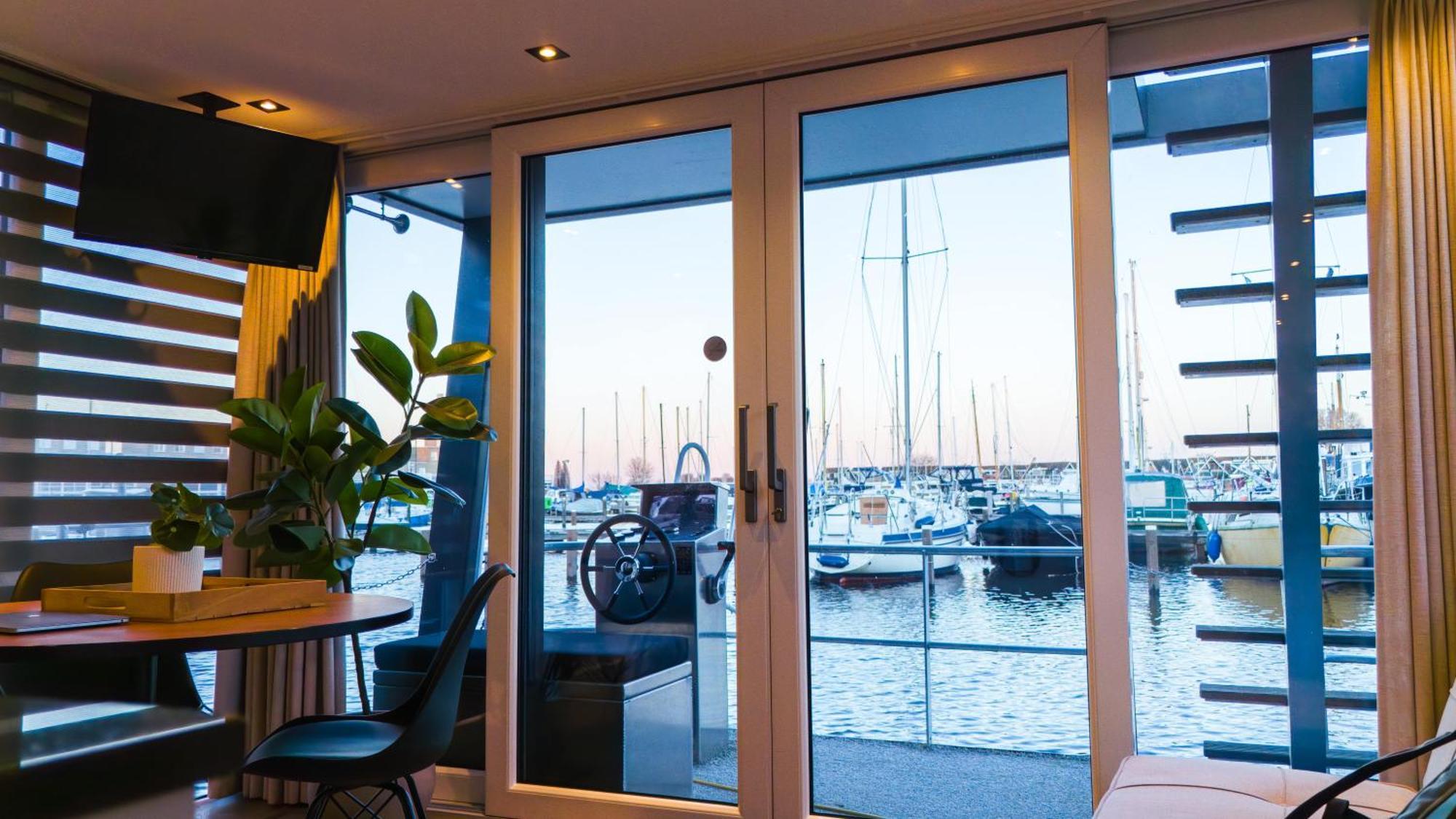 Luxurious Waterloft Near Beach And Centre By Weltevreden Experience 泽沃德 外观 照片